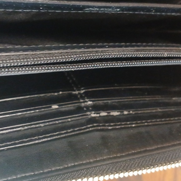 Classic Signature C Jaqard Fabric W/ Buckled Accent Zippered Cardholder Wallet - Picture 11 of 16